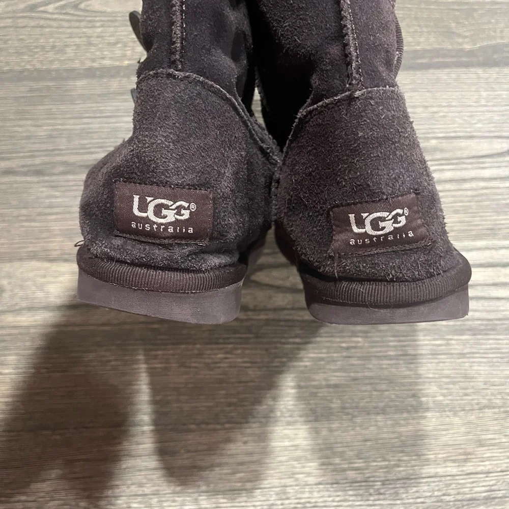 UGG Australia Bailey Button Triplet II Sheepskin Boots Wool Lined Brown Size W8 - Picture 6 of 12